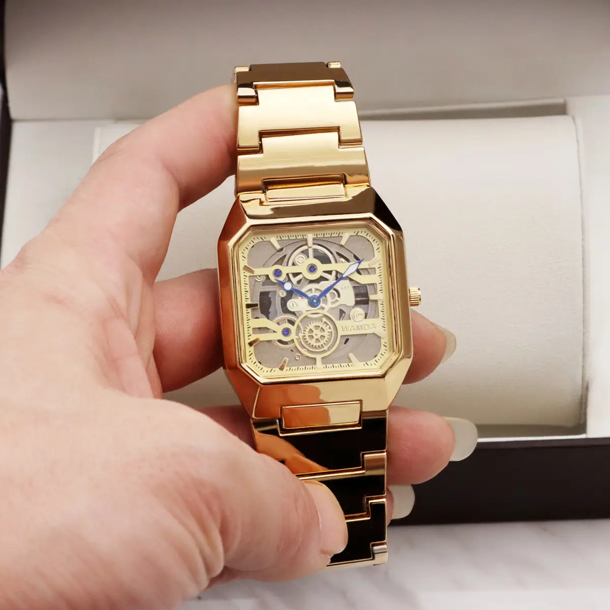 Men's Gold Skeleton Watch with Quartz Movement - Image 7