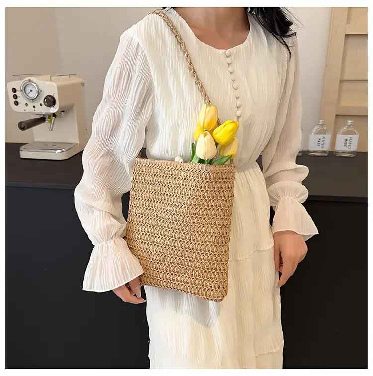 Women Woven Straw Shoulder Bag Large Capacity Beige — feature 10