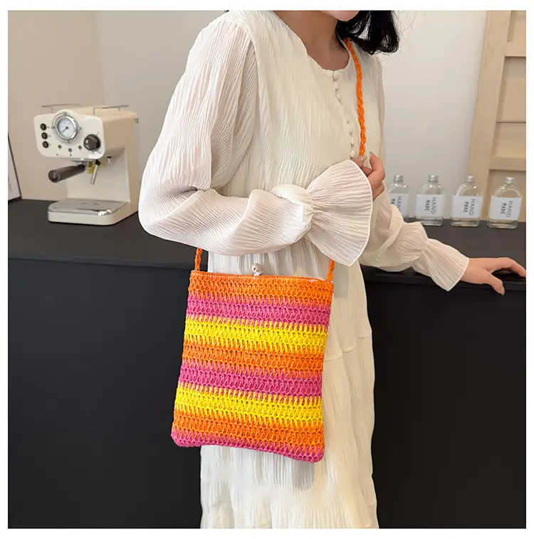 Women Woven Straw Shoulder Bag Large Capacity Beige — feature 7