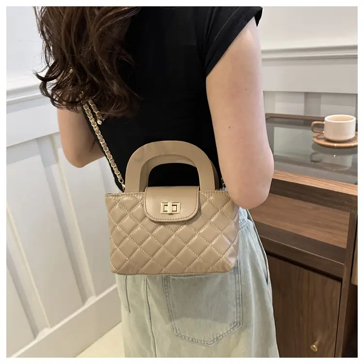 Pink Rhombic Chain Embroidery Shoulder Bag for Women — feature 12