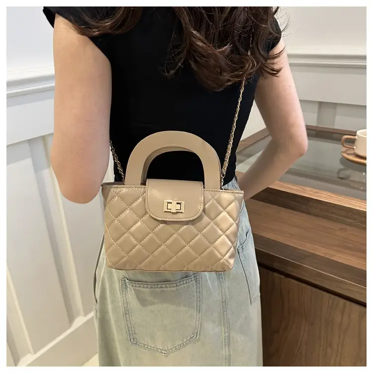 Pink Rhombic Chain Embroidery Shoulder Bag for Women — feature 13