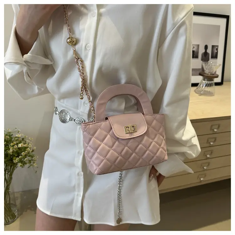 Pink Rhombic Chain Embroidery Shoulder Bag for Women — feature 15