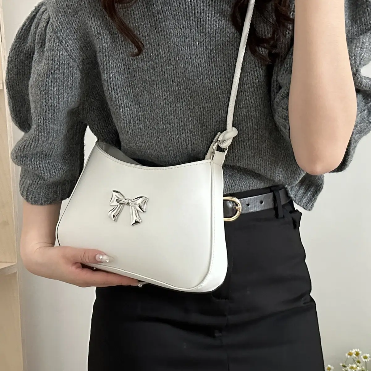 White Bow Shoulder Bag for Women 2024 — feature 1