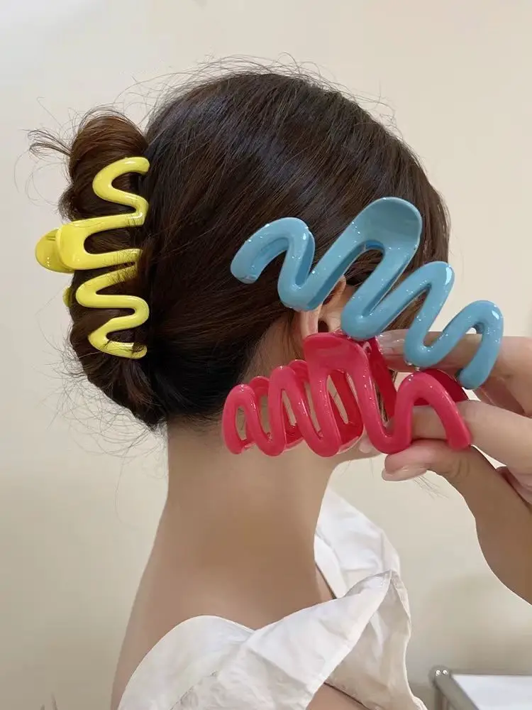 Wavy Hair Clip for Girls Yellow Blue — feature 1