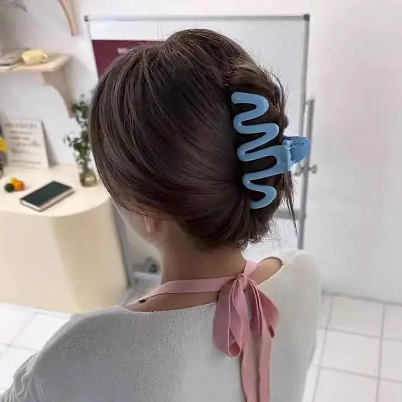 Wavy Hair Clip for Girls Yellow Blue — feature 2