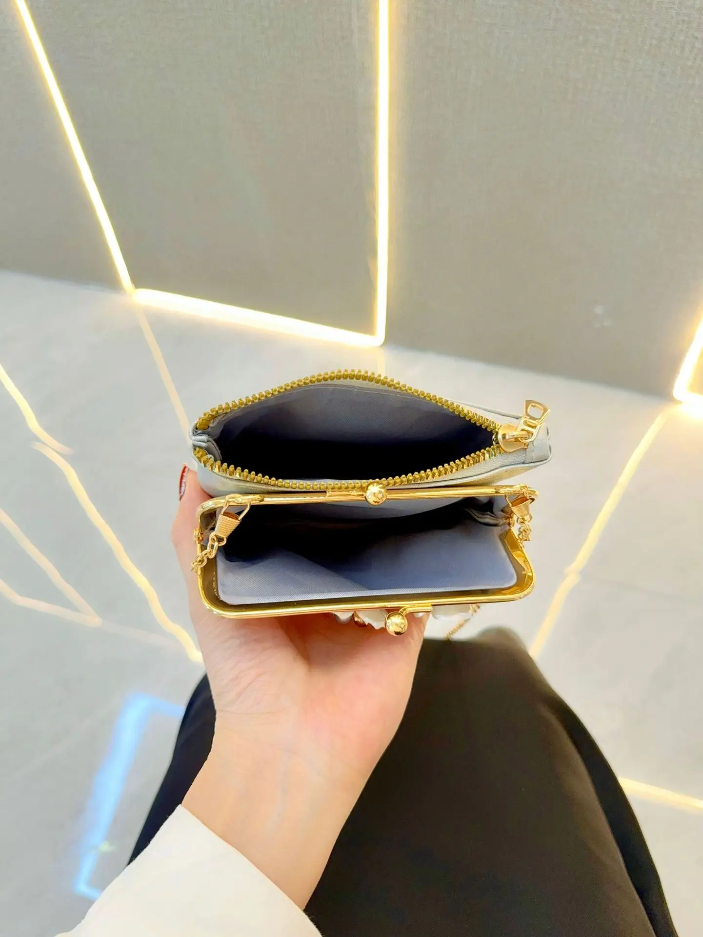 Golden Rhinestone Pearl Clutch Bag for Women — feature 15