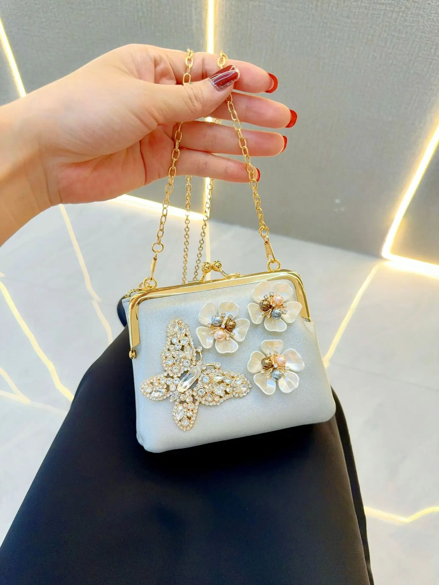 Golden Rhinestone Pearl Clutch Bag for Women - Image 3