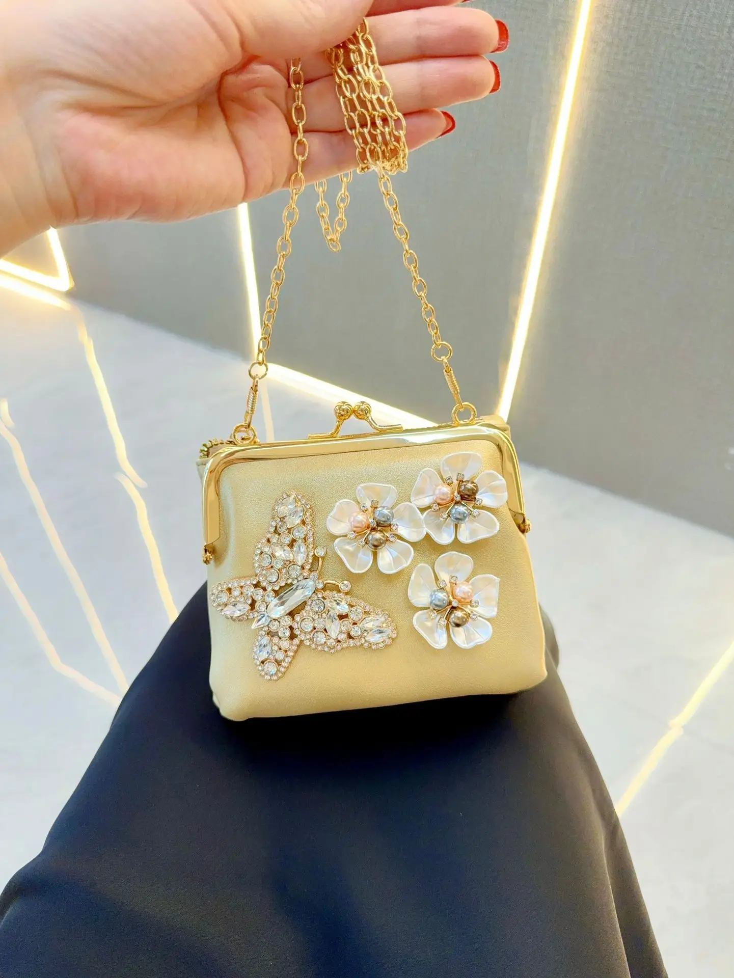 Golden Rhinestone Pearl Clutch Bag for Women - Image 4