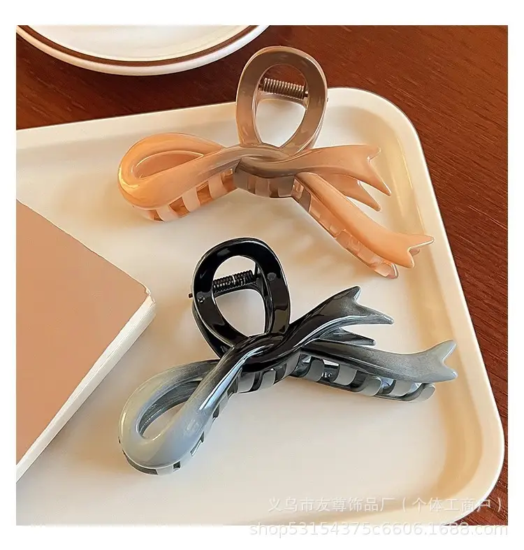Large Black Shark Hair Clip for Women 12cm — feature 16