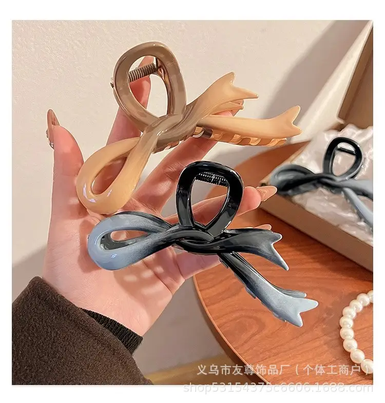Large Black Shark Hair Clip for Women 12cm — feature 18