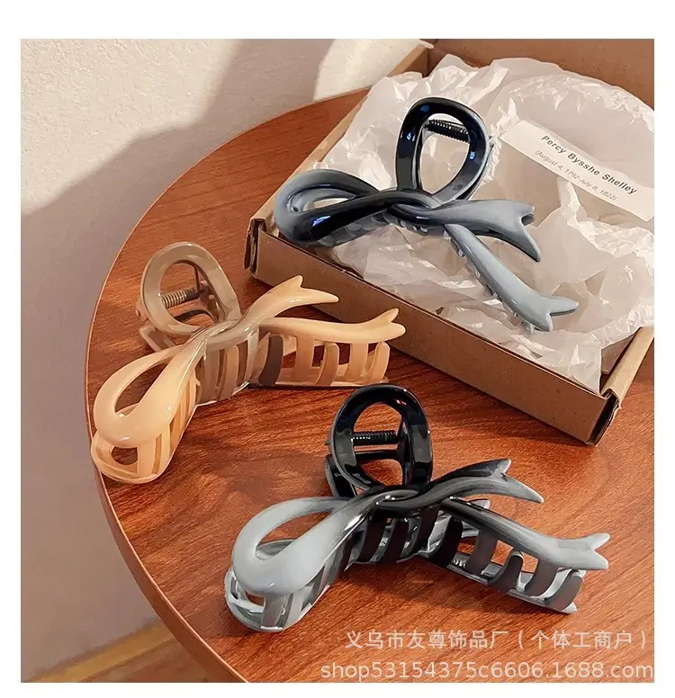 Large Black Shark Hair Clip for Women 12cm — feature 20