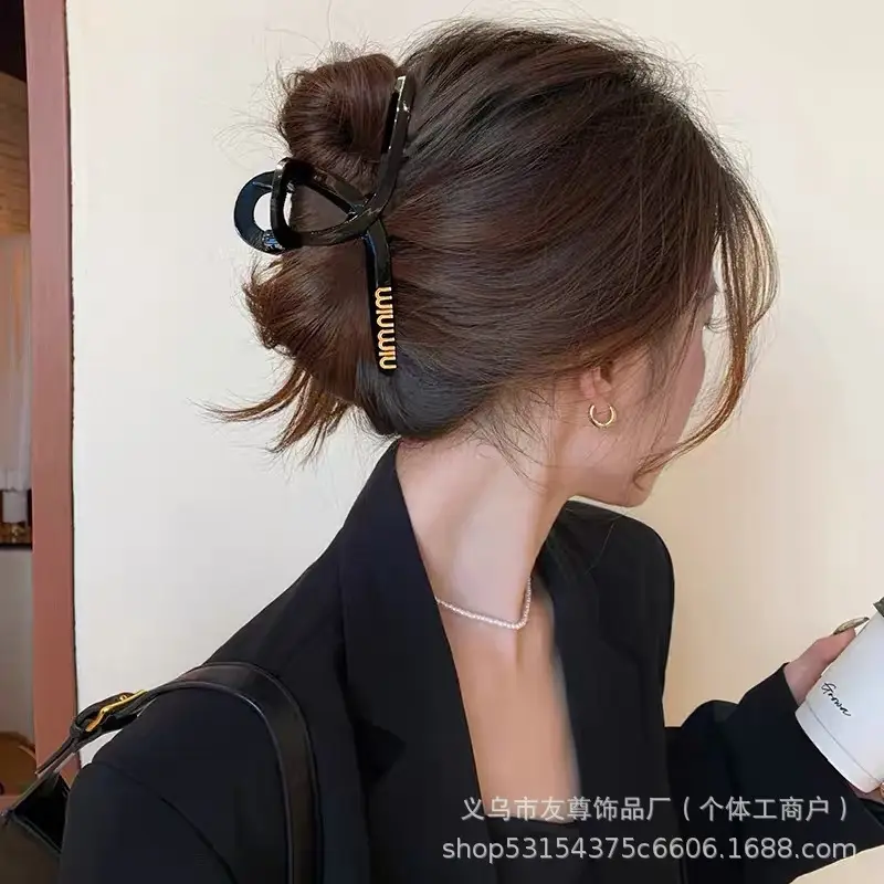 Large Black Shark Hair Clip for Women 12cm — feature 23