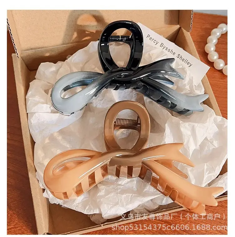 Large Black Shark Hair Clip for Women 12cm — feature 8