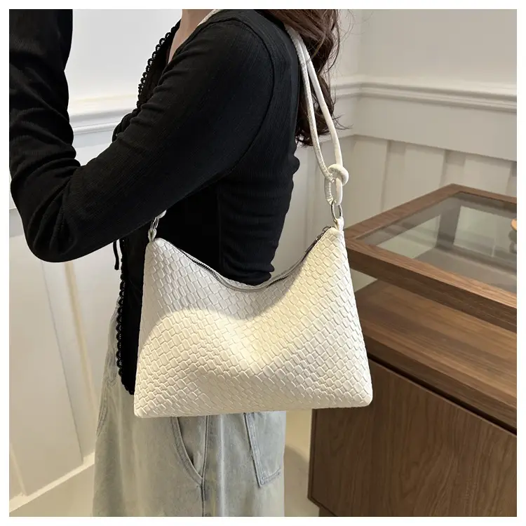 Korean Style Gold Embossed Shoulder Bag for Women — feature 10
