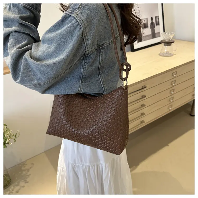 Korean Style Gold Embossed Shoulder Bag for Women — feature 16