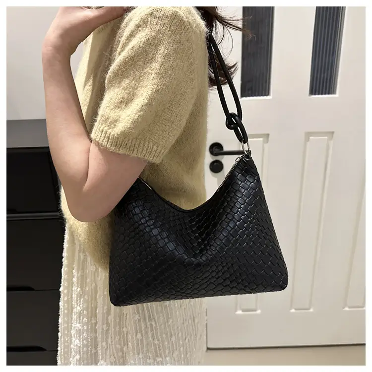 Korean Style Gold Embossed Shoulder Bag for Women — feature 19