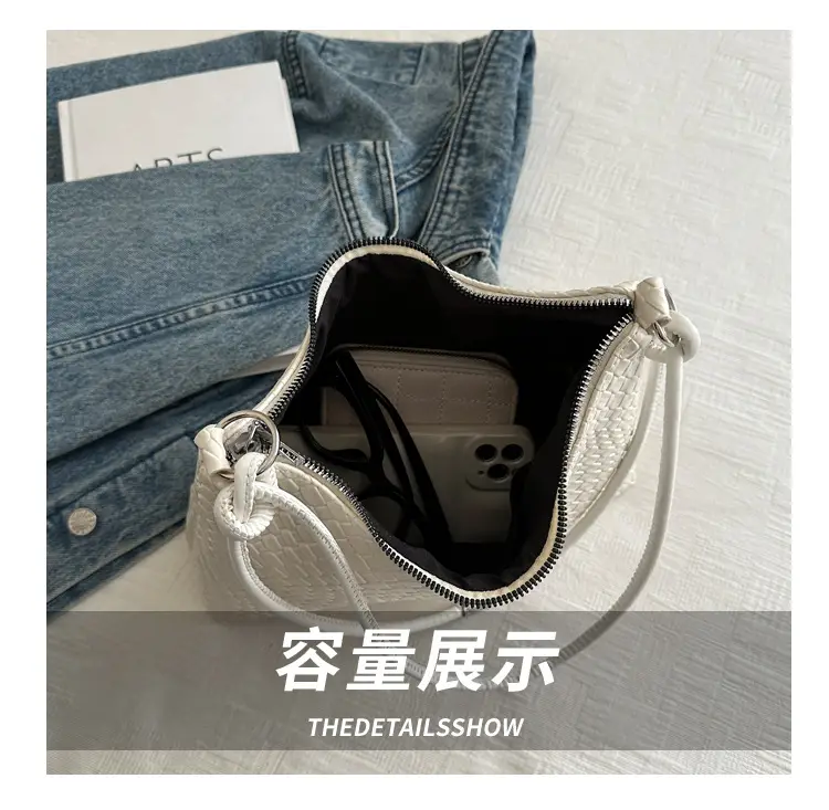 Korean Style Gold Embossed Shoulder Bag for Women — feature 6