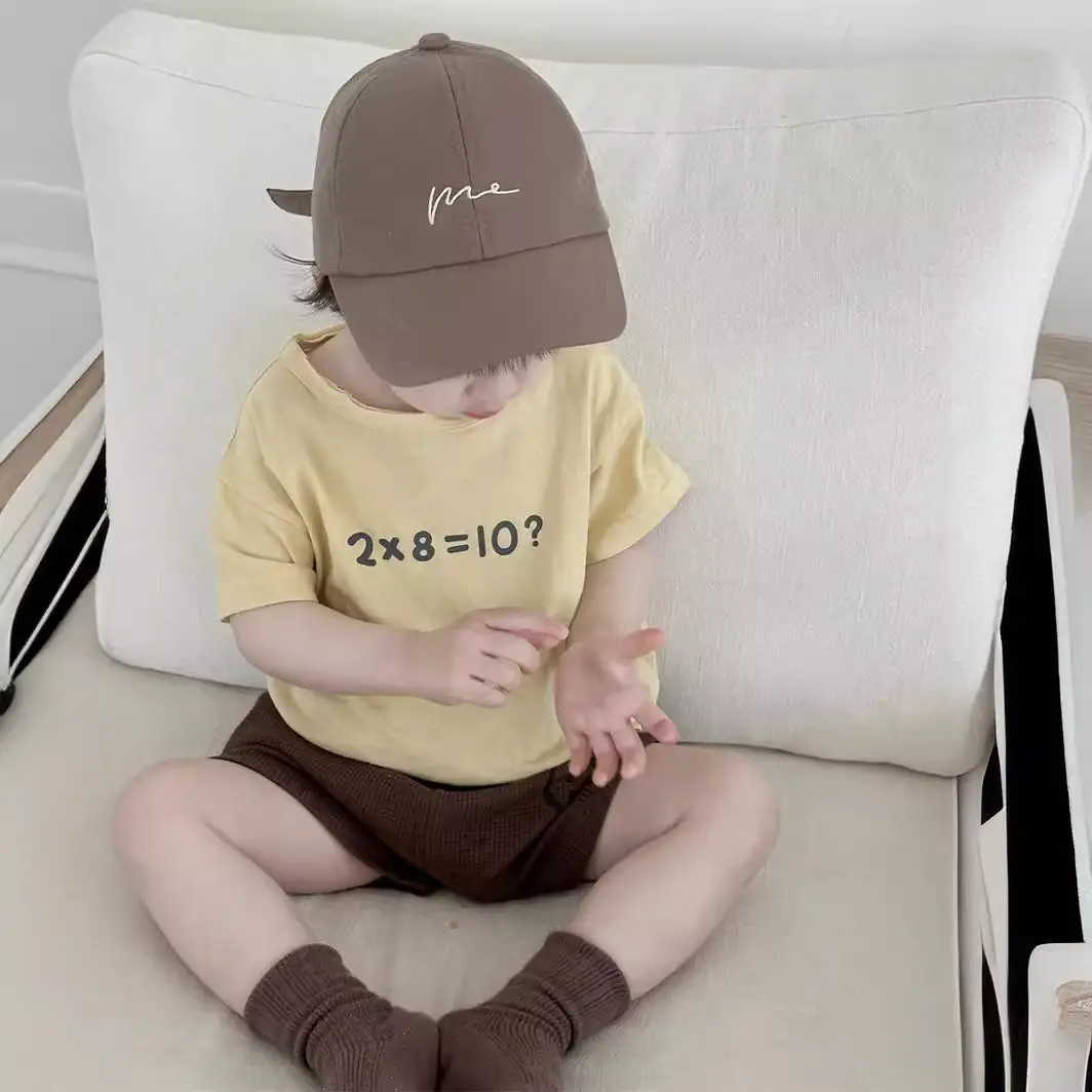 Kids Letter T-Shirt Shorts Set Brown Cap Summer Wear — feature 2