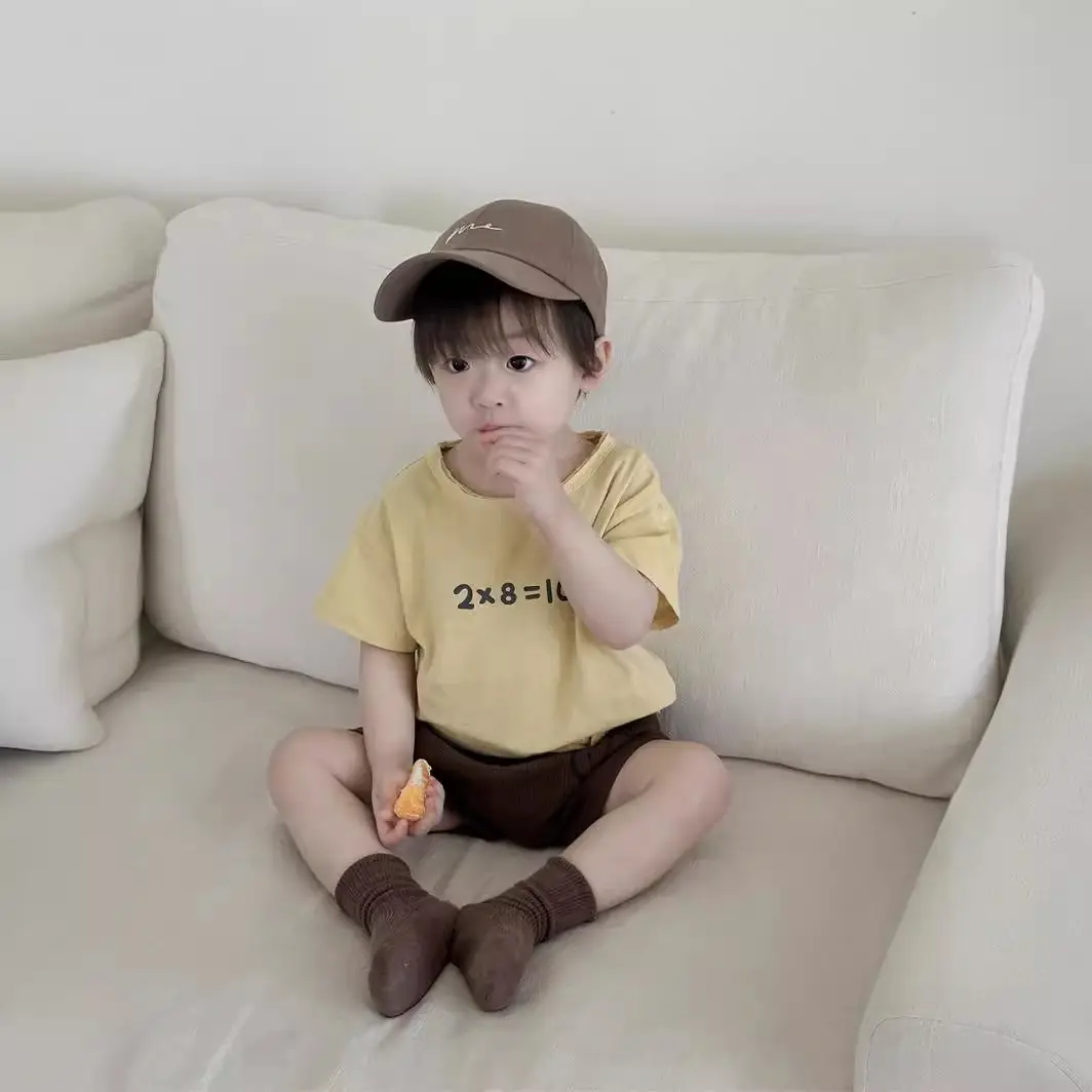 Kids Letter T-Shirt Shorts Set Brown Cap Summer Wear — feature 3