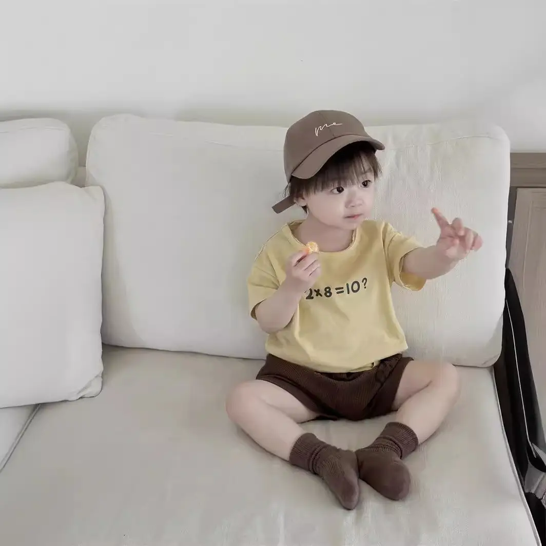Kids Letter T-Shirt Shorts Set Brown Cap Summer Wear — feature 4