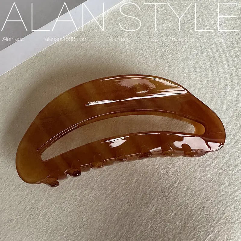 Alman Style Amber Curved Hair Clip Large Grab — feature 9