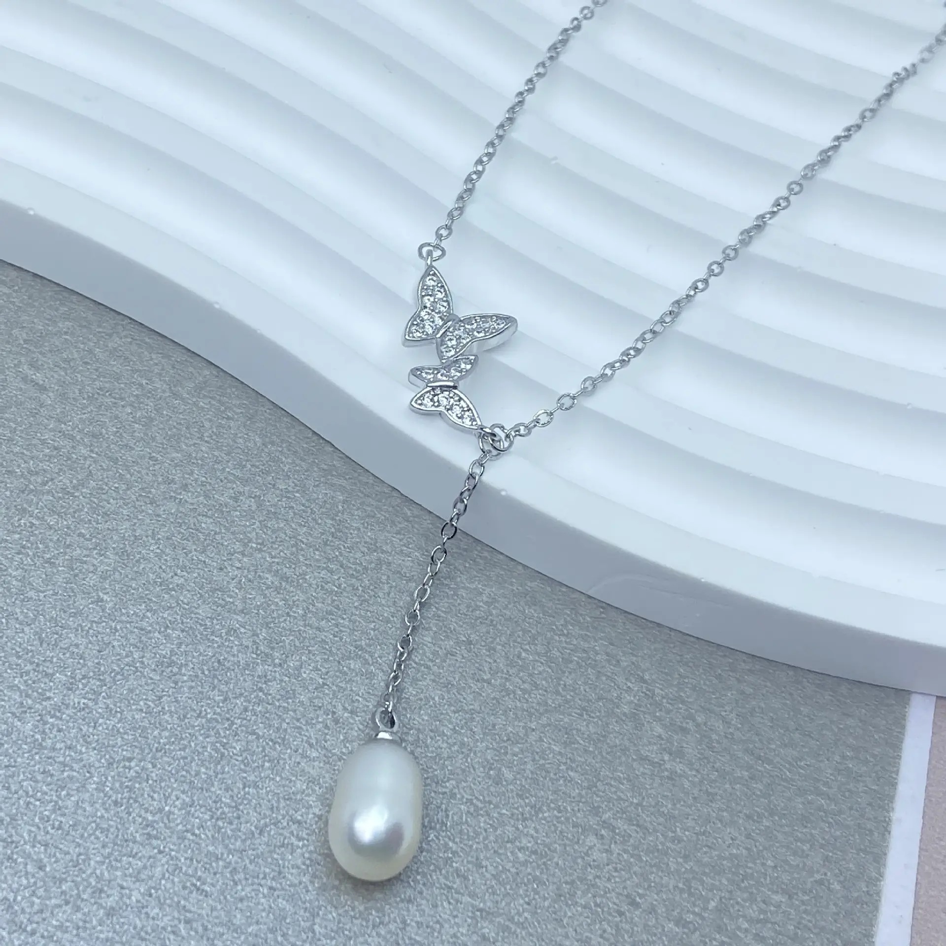 Butterfly Pearl Necklace Gold Silver Women's Design - Image 4