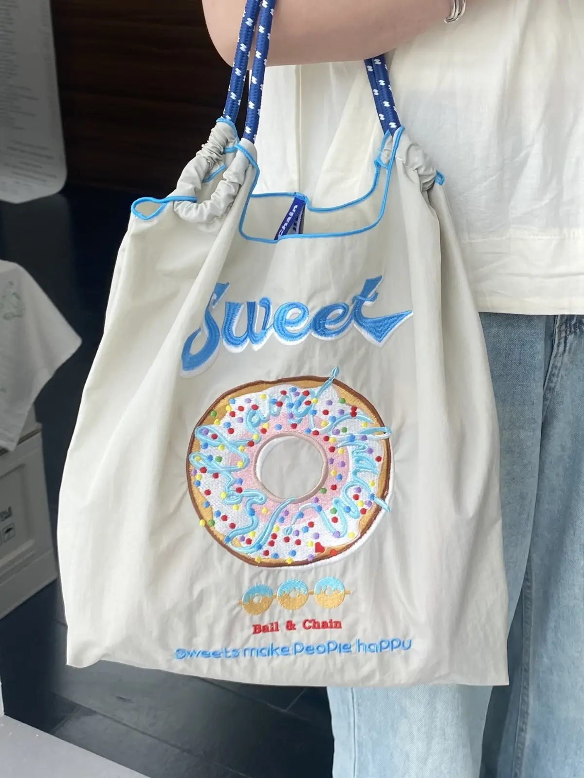 Sweet Donut Embroidered Black Tote Bag Large Capacity - Image 4