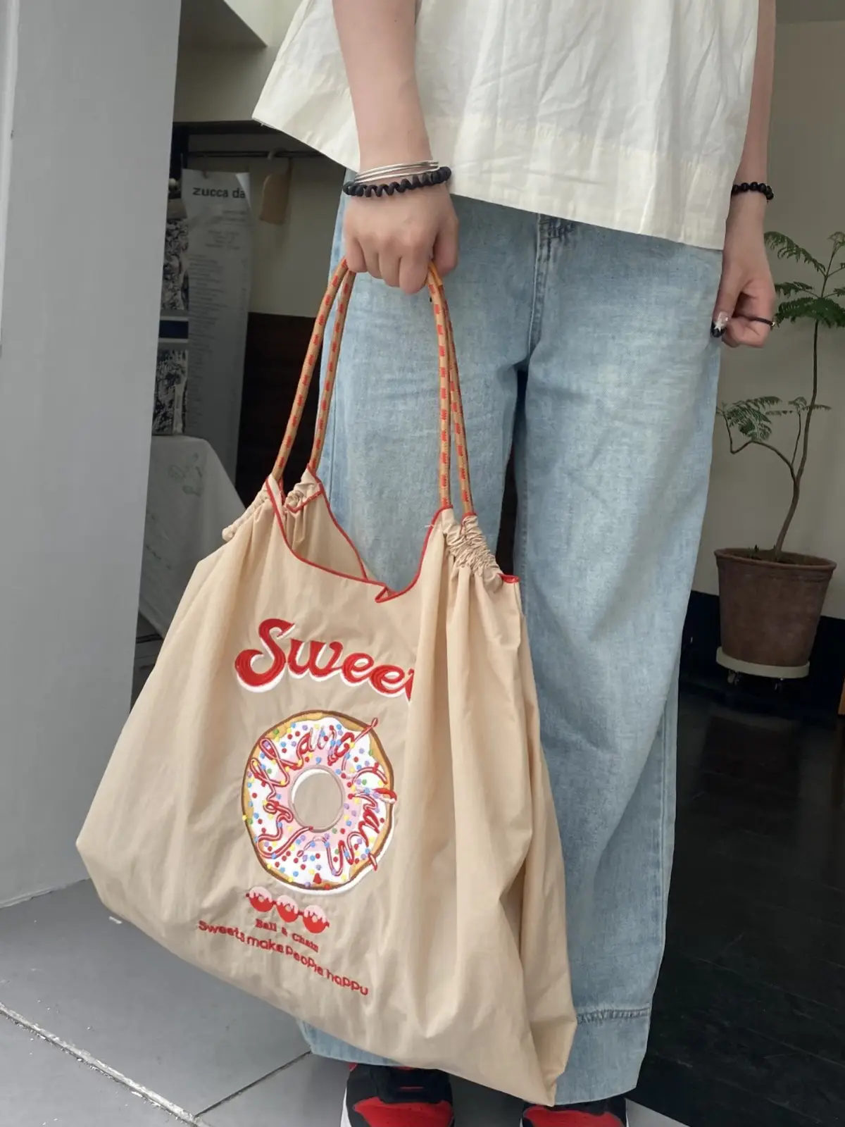 Sweet Donut Embroidered Black Tote Bag Large Capacity - Image 7