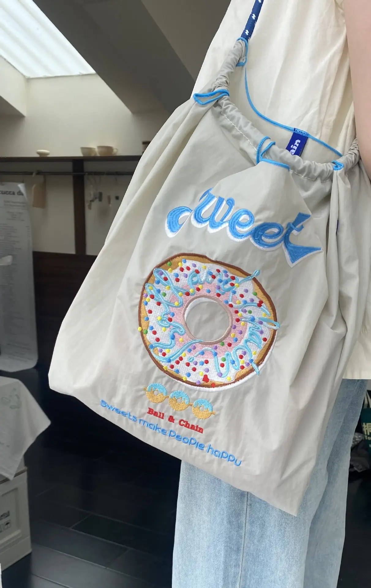 Sweet Donut Embroidered Black Tote Bag Large Capacity — feature 9