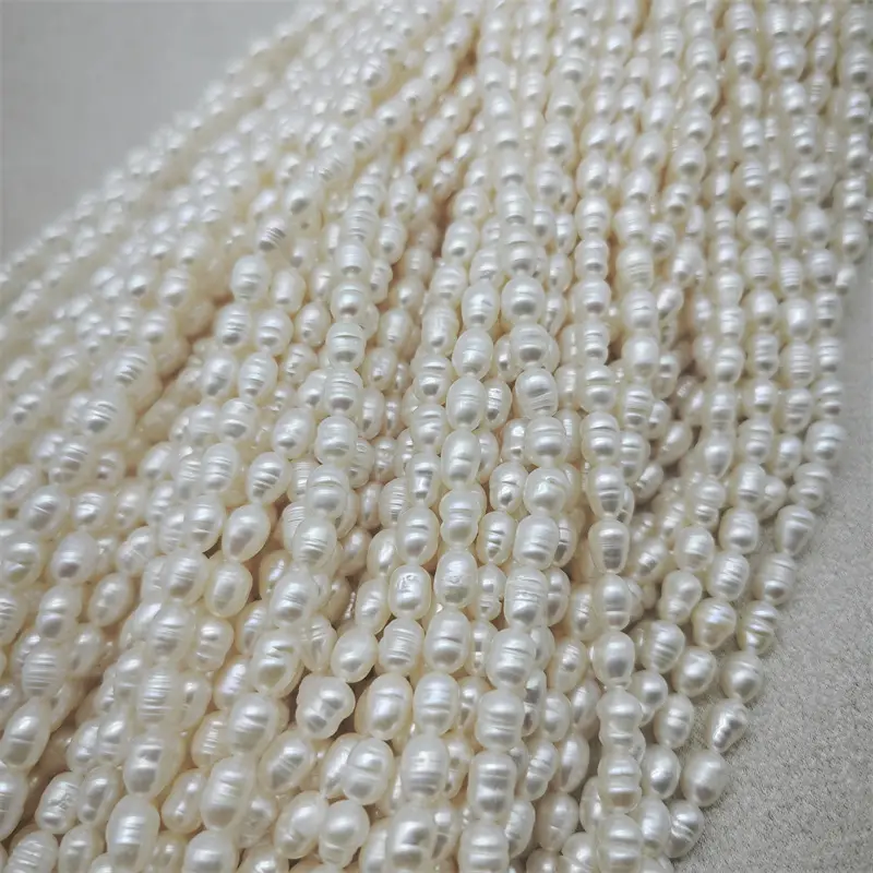 Freshwater Cultured Pearl Beads 4-5mm Rice Shape - Image 3