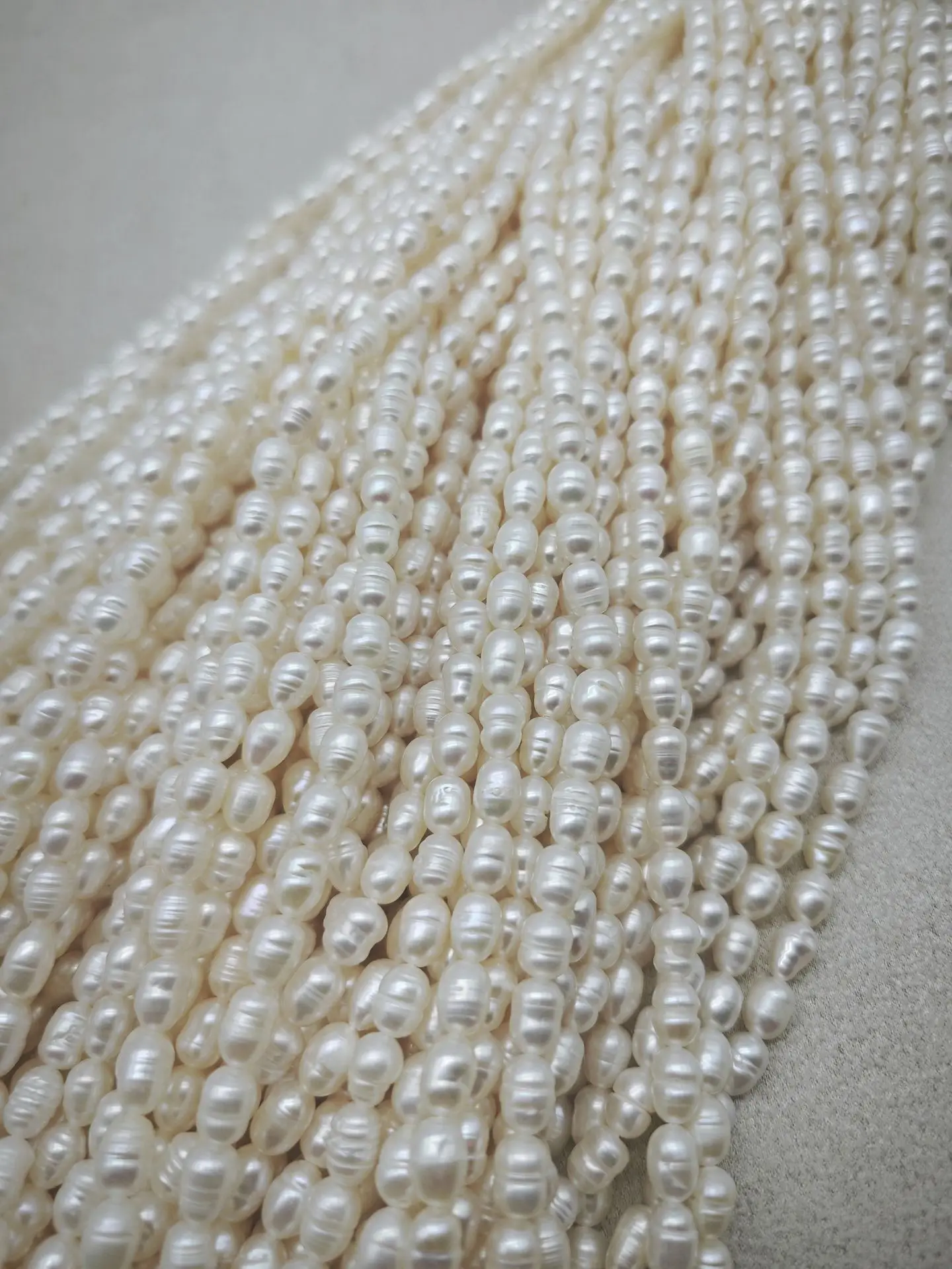 Freshwater Cultured Pearl Beads 4-5mm Rice Shape — feature 3