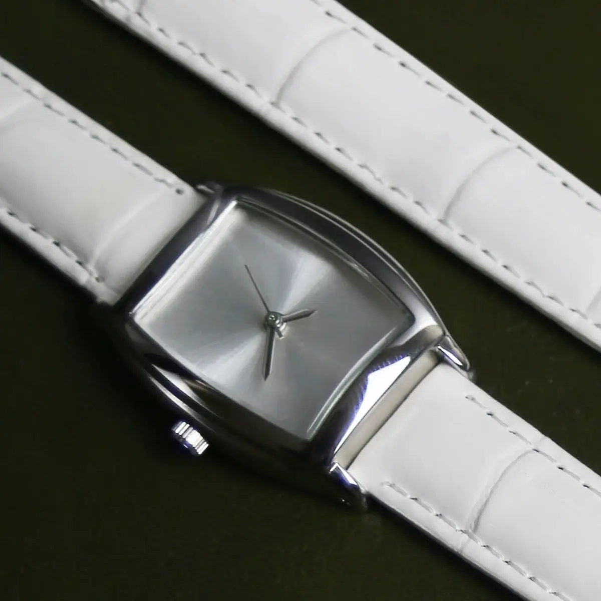 Women's Light Luxury Watch 2026 Black Blue White — feature 14
