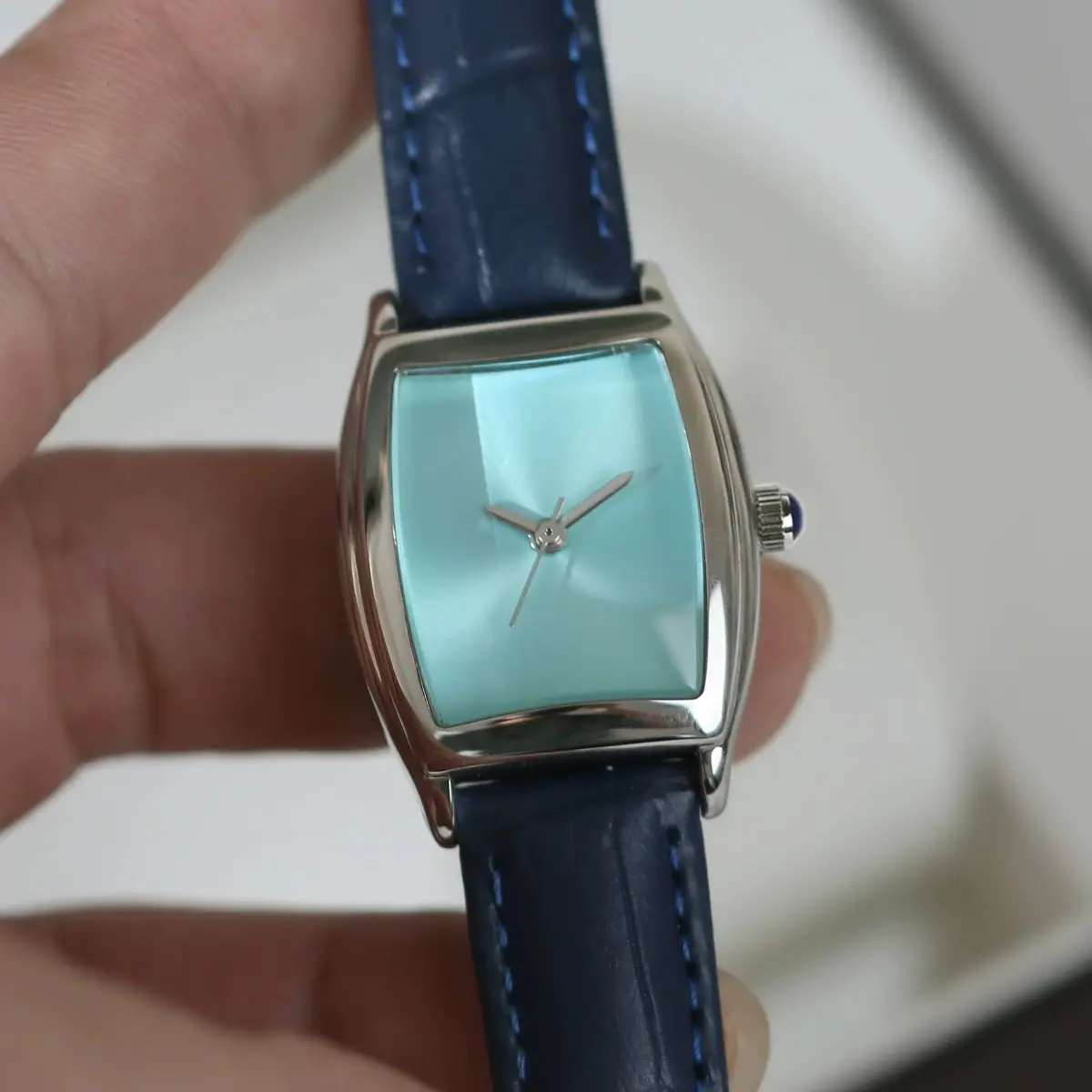 Women's Light Luxury Watch 2026 Black Blue White — feature 9