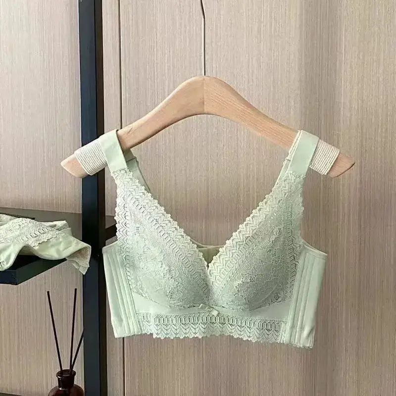 Lightweight Lace Bra Adjustable Side Closure — feature 8