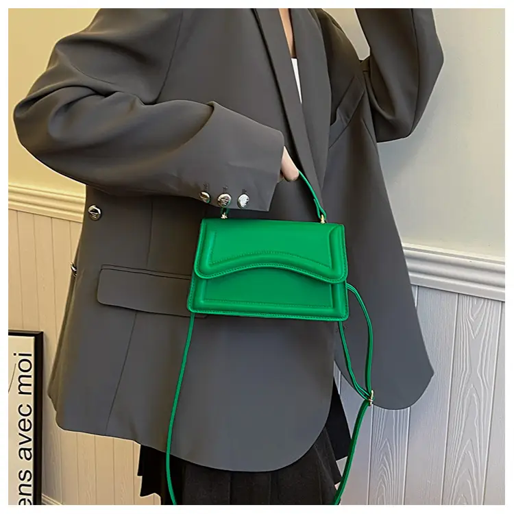 Women's Cream Shoulder Crossbody Bag 2024 — feature 8