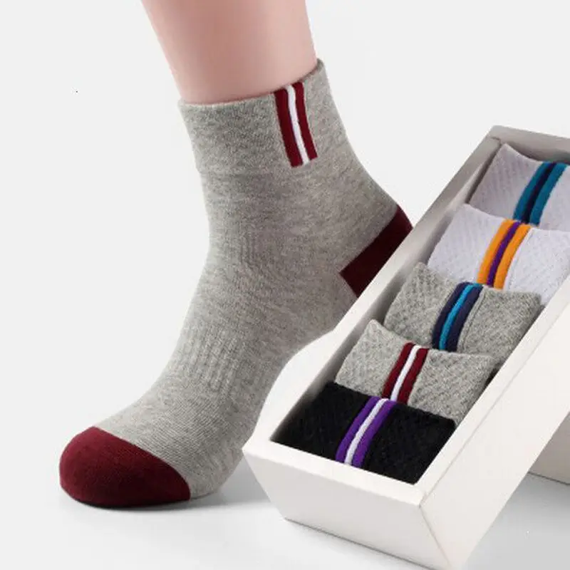 Support Dropshipping Socks for Men, Low-Cut Pure Color Boat Socks, Sweat-Absorbent and Breathable Sports Socks for Male Students, Black and White Gray
