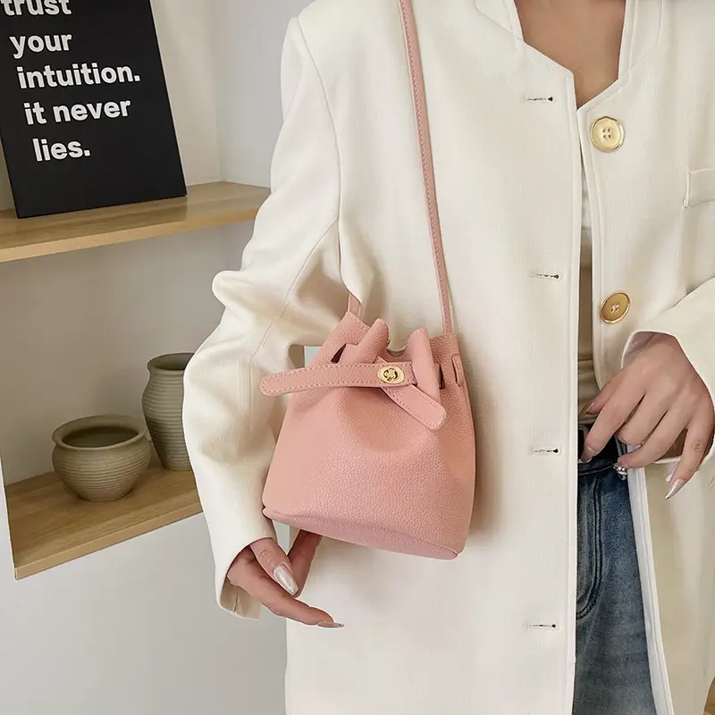 Black K-Style Bucket Bag for Women - Image 5