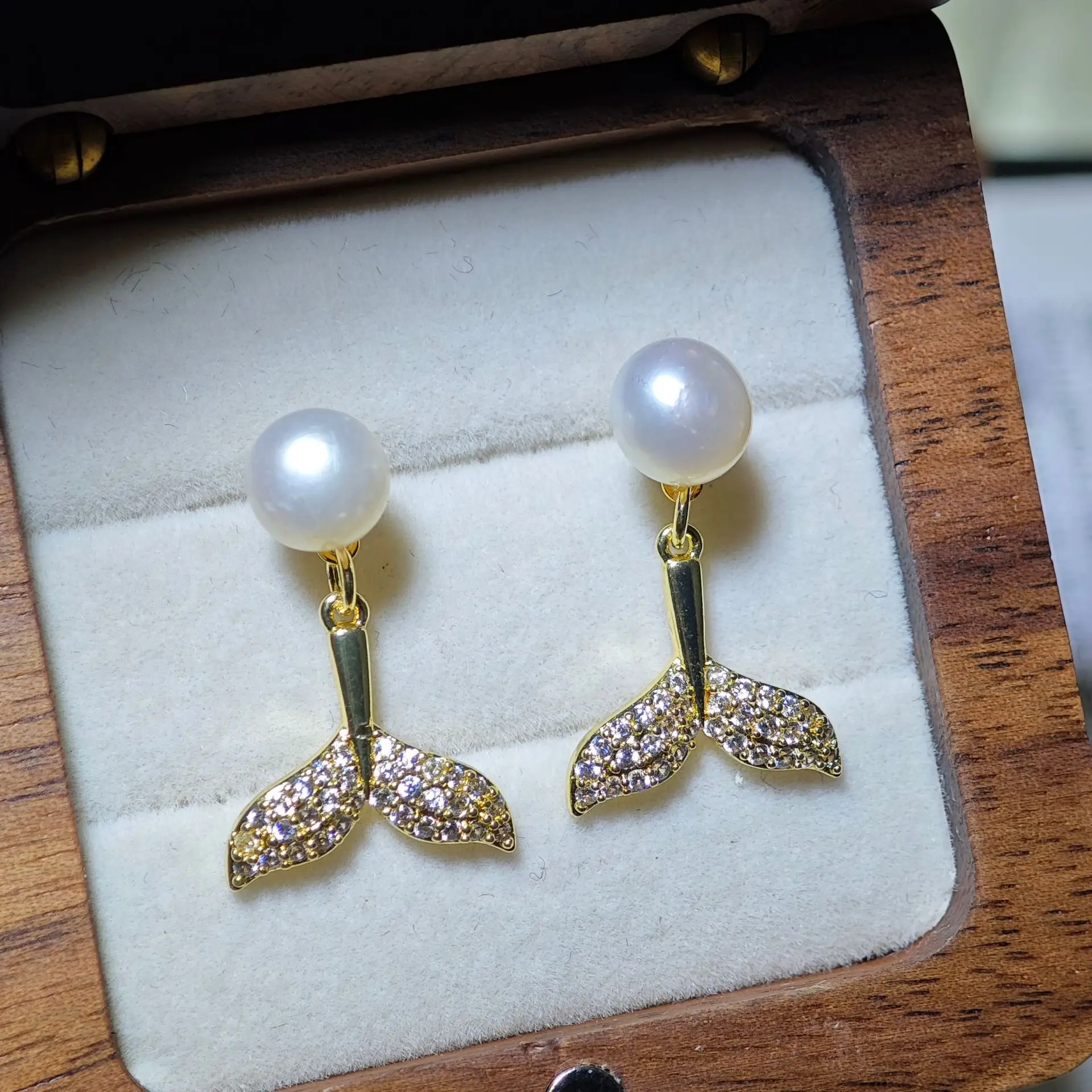 S925 Silver Pearl Four-Leaf Clover Earrings — feature 10