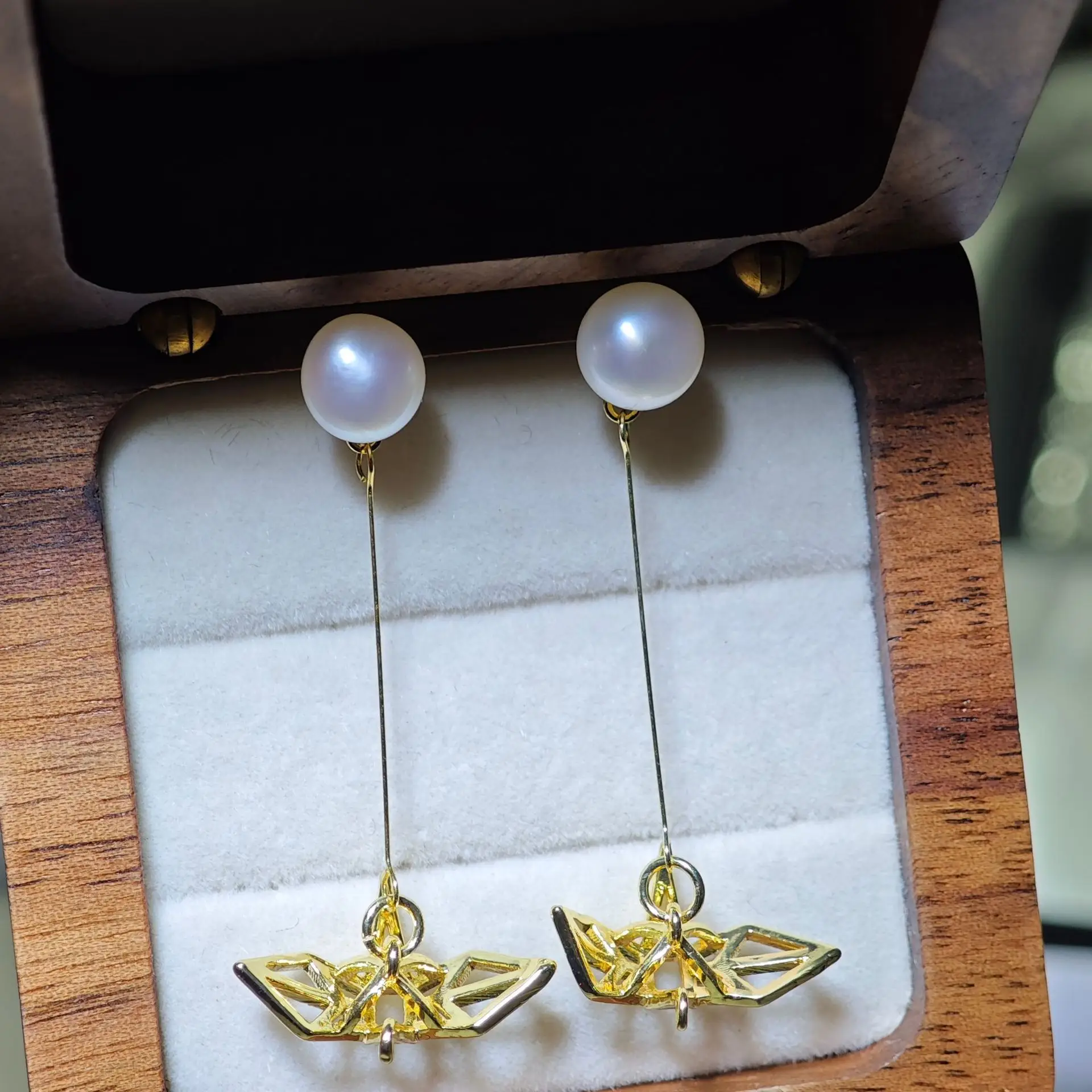 S925 Silver Pearl Four-Leaf Clover Earrings - Image 7