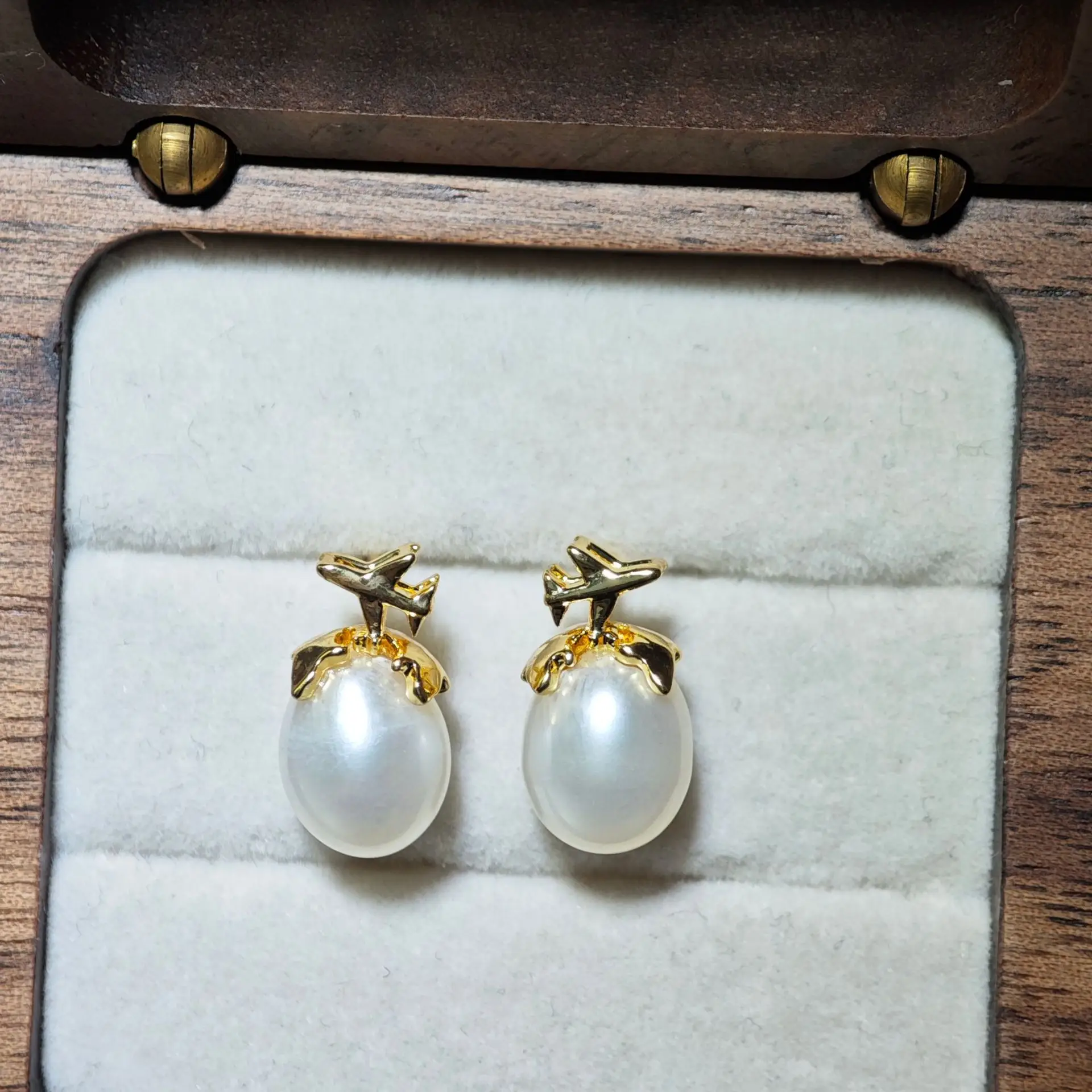 S925 Silver Pearl Four-Leaf Clover Earrings - Image 10