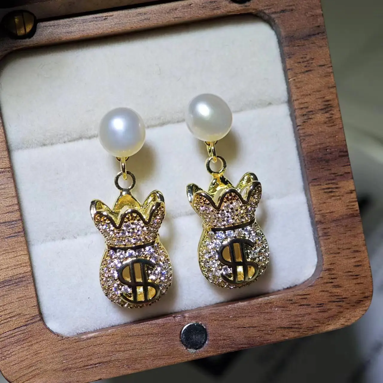 S925 Silver Pearl Four-Leaf Clover Earrings - Image 4