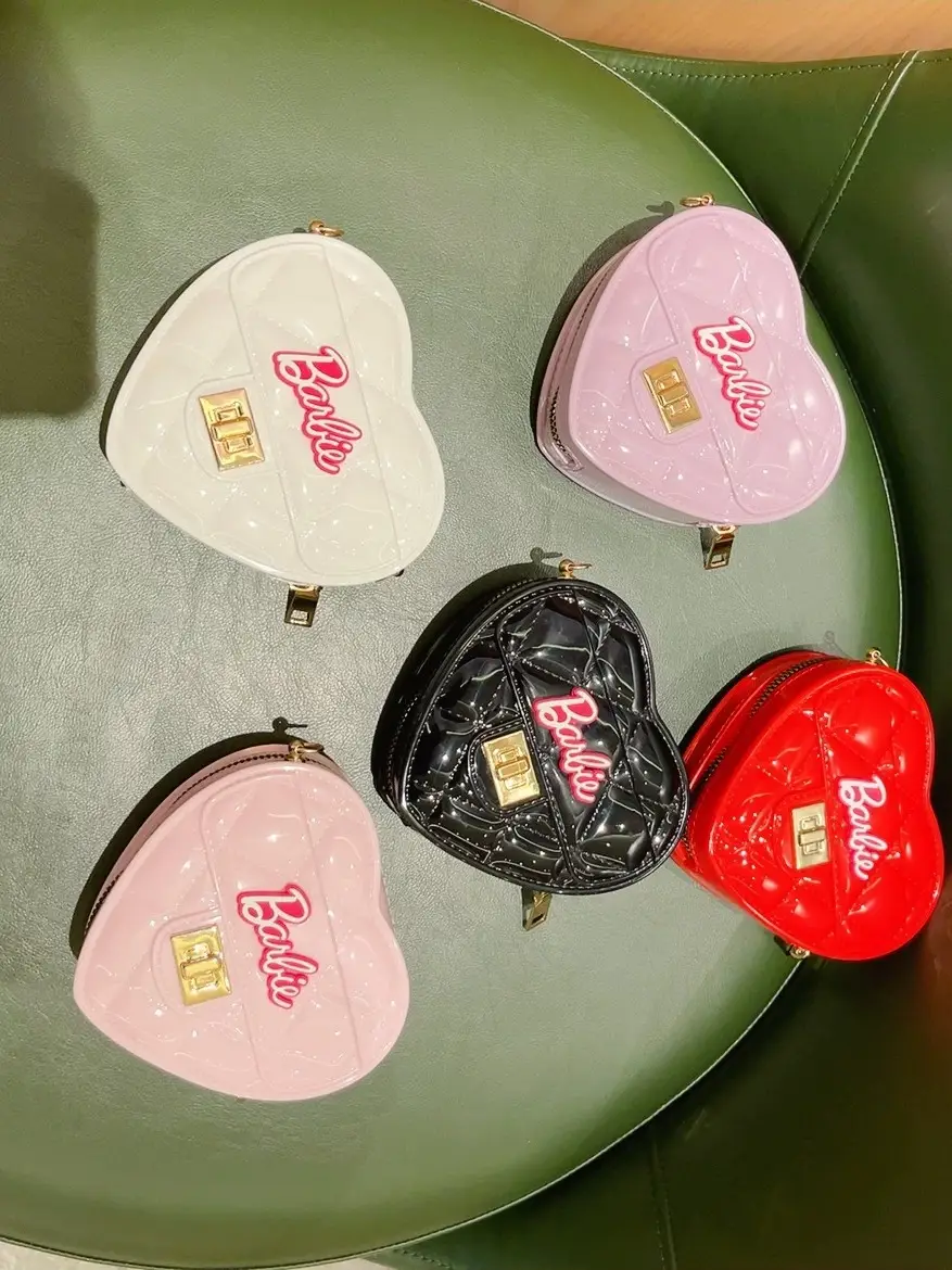 Pink Heart-Shaped Mini Coin Purse for Girls - Image 2