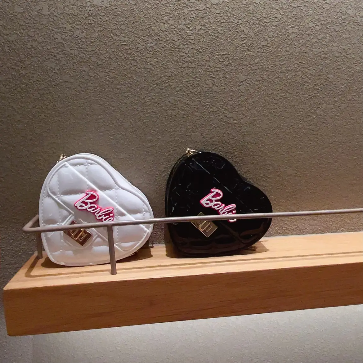 Pink Heart-Shaped Mini Coin Purse for Girls — feature 25