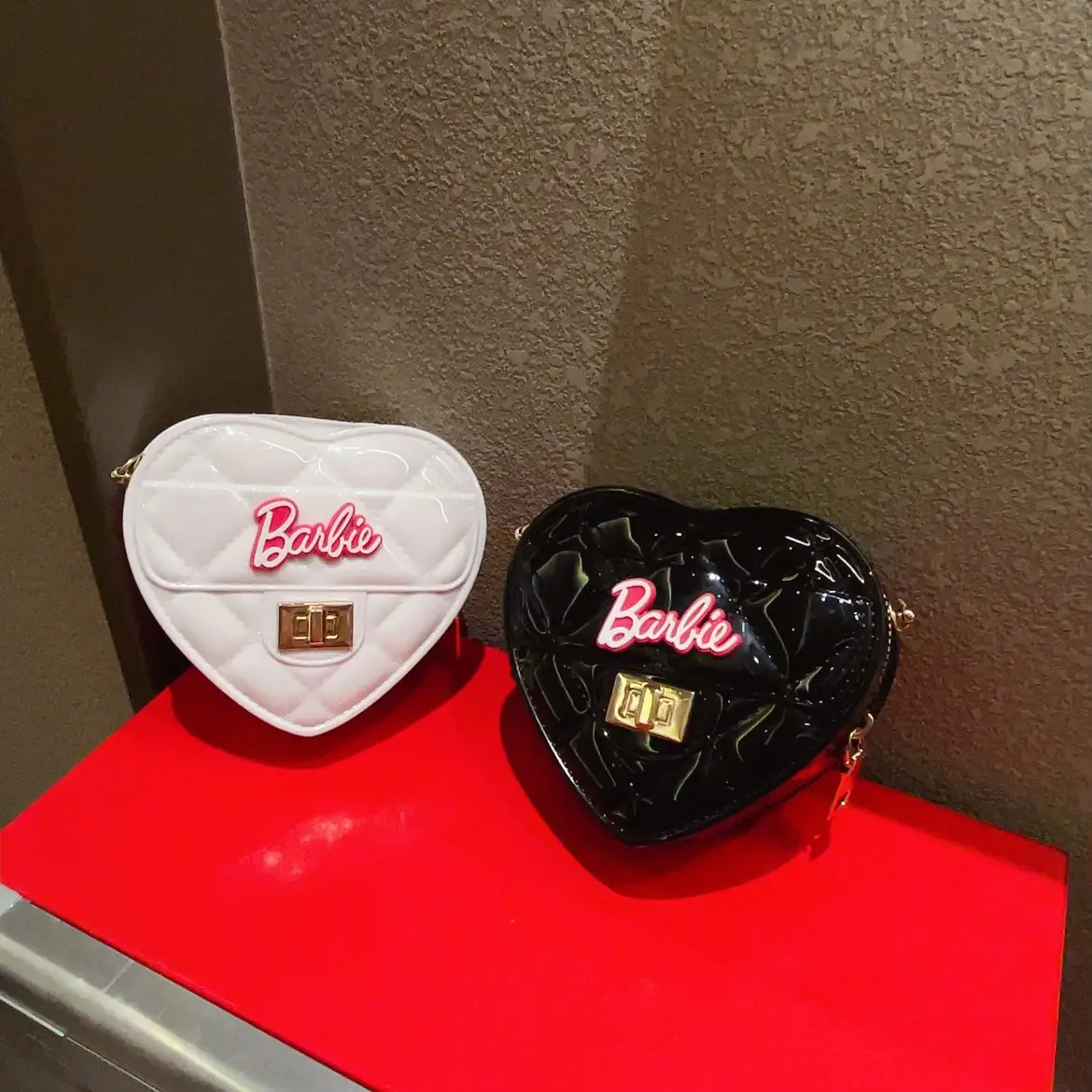 Pink Heart-Shaped Mini Coin Purse for Girls — feature 26
