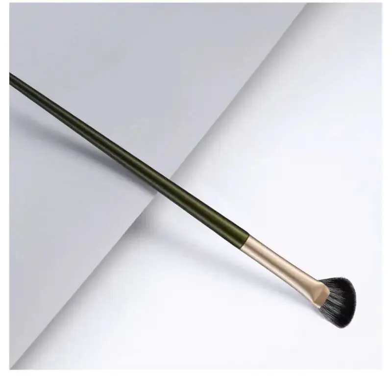 Half-Fan Nasal Shadow Brush with Oblique Head