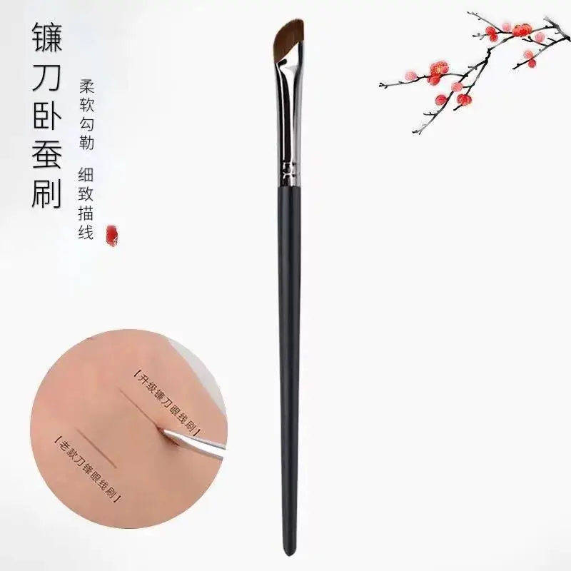 Oblique Eyeliner Brush for Blending & Precision - Image 14