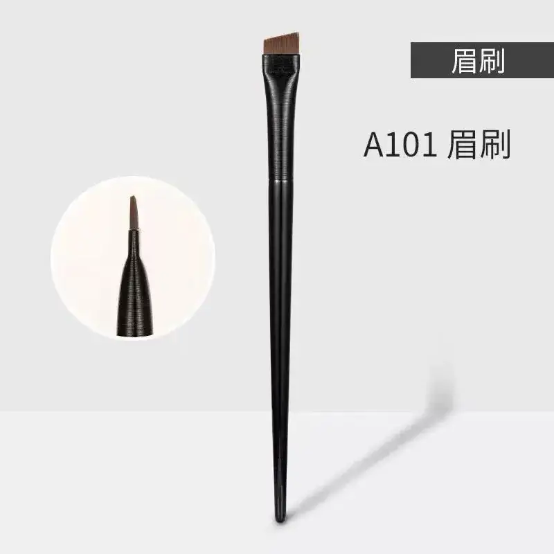 Oblique Eyeliner Brush for Blending & Precision - Image 4