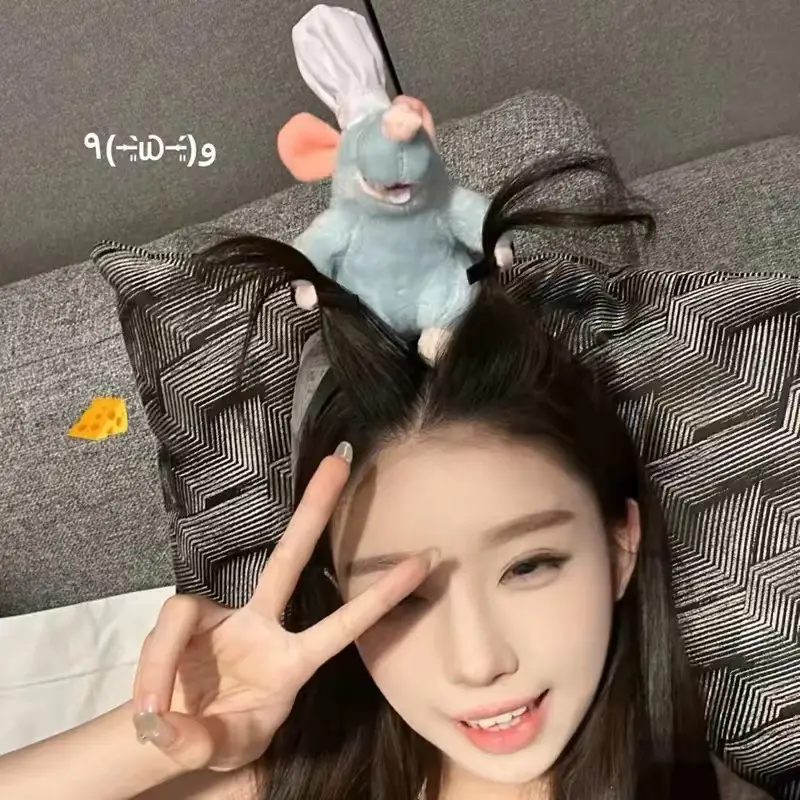 Cute Plush Mouse Face Wash Hair Band for Women — feature 1