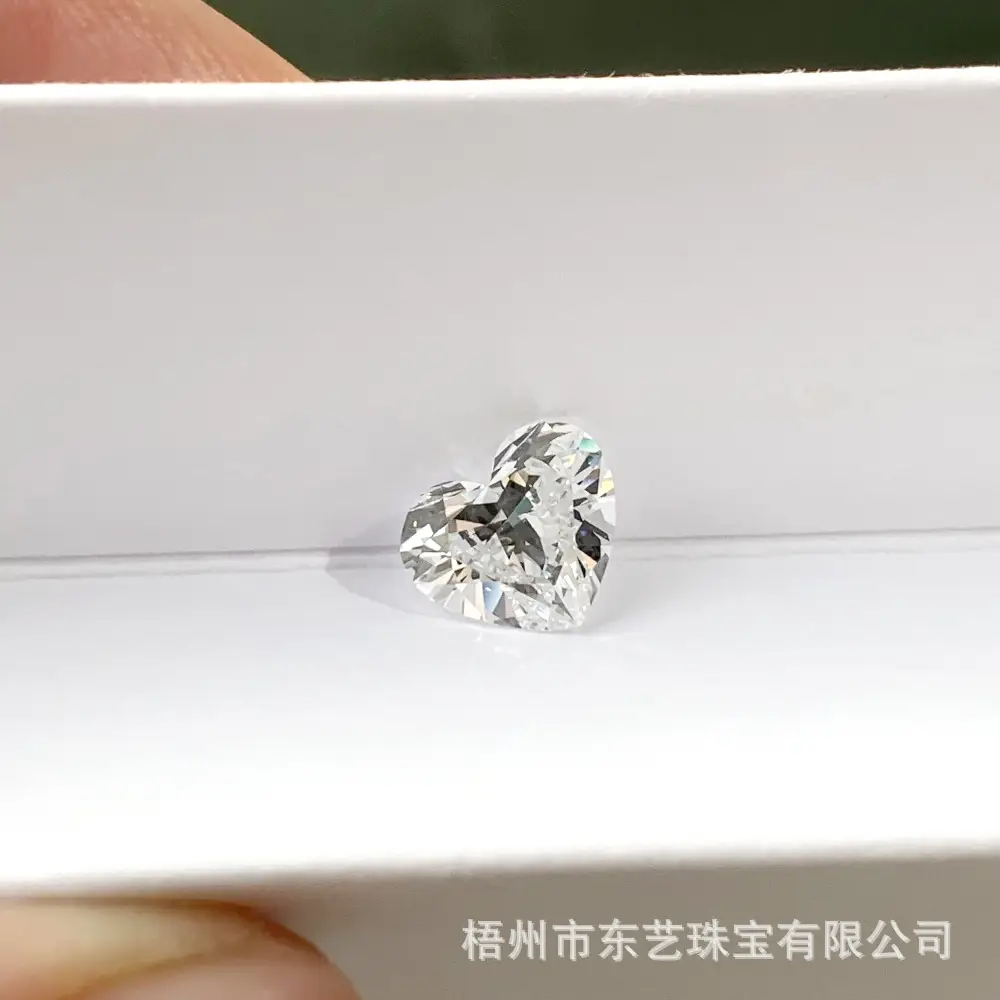Heart Shaped Moissanite Stone VVS1 Clear Wuzhou