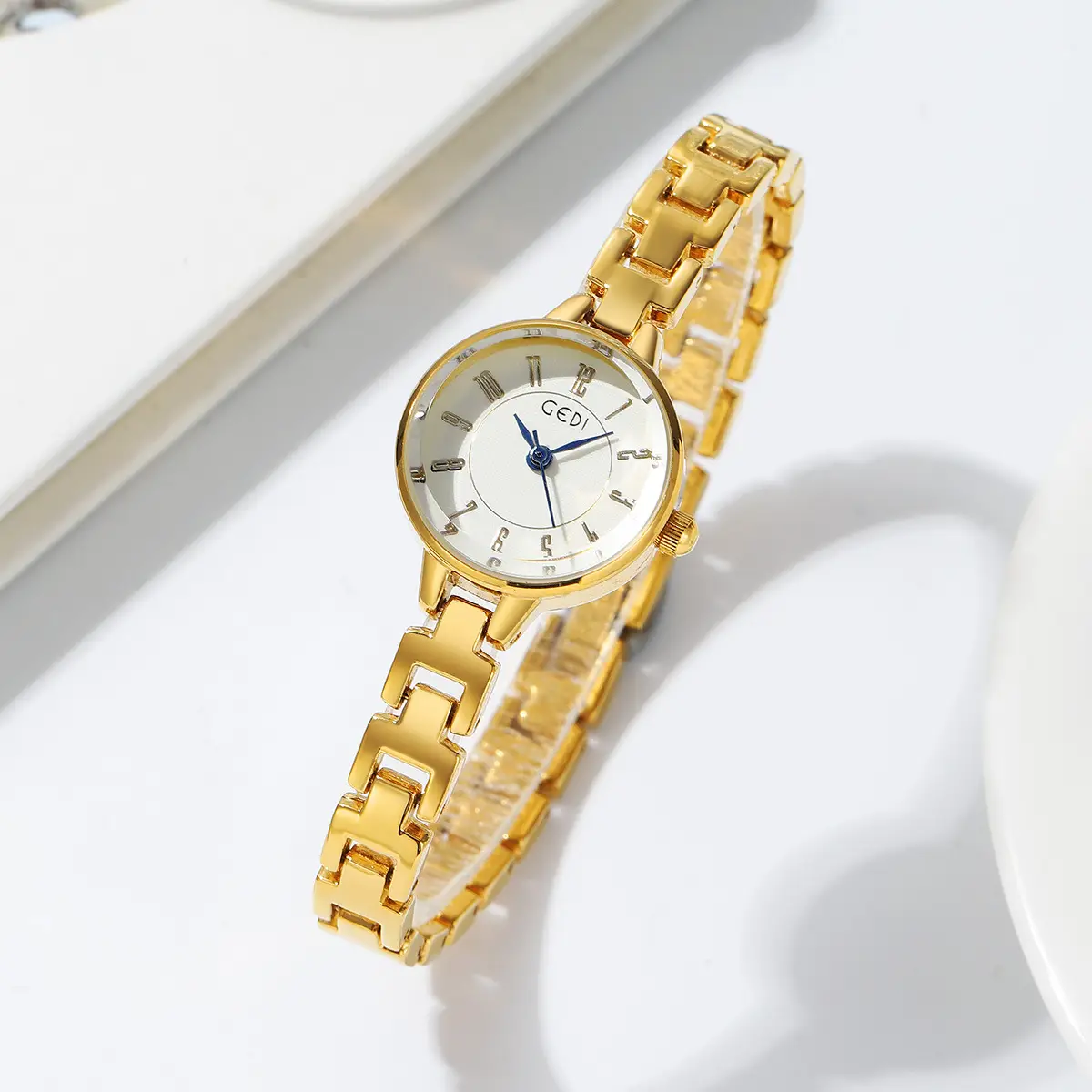 Gold Women's Quartz Watch with Steel Band - Image 3